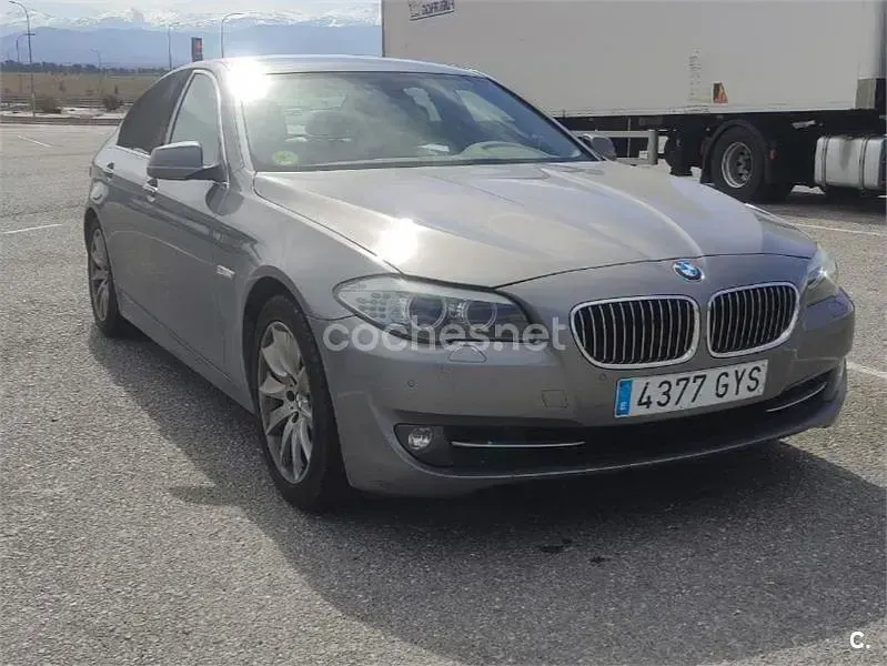 Usado BMW 520 Comfort Edition 177 CV (130 kW) 2010 Gris / plata Berlina