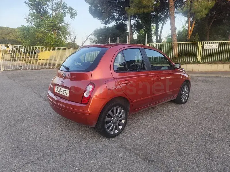Usado Nissan Micra 80 CV (58 kW) 2008 Granate Berlina