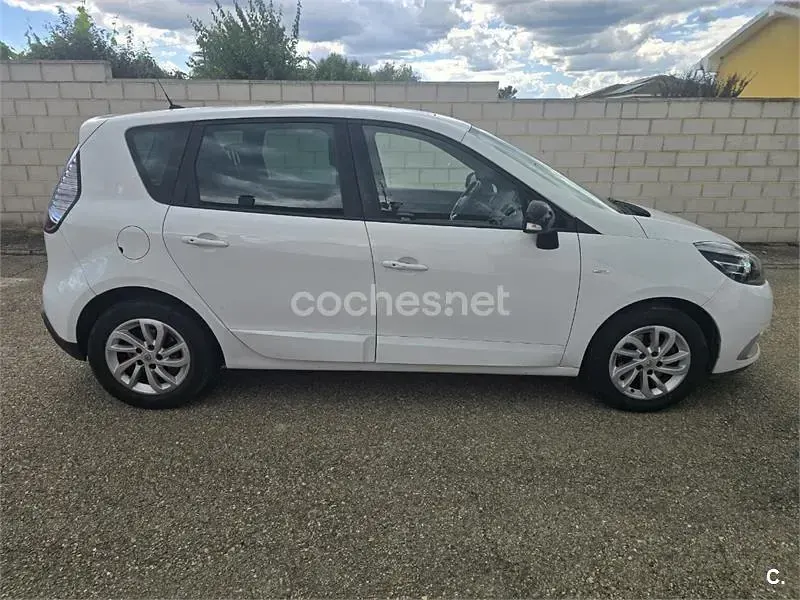 Usado Renault Scénic Life 115 CV (84 kW) 2016 Blanco Monovolumen