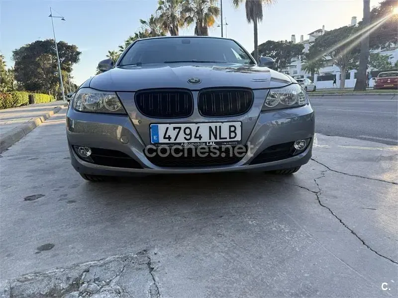 Usado BMW 318 129 CV (94 kW) 2008 Gris / plata Familiar