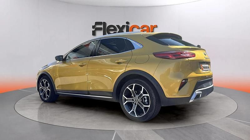 Usado Kia XCeed 140 CV (102 kW) 2020 Amarillo SUV