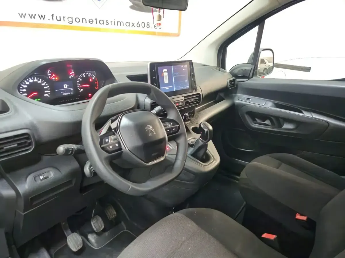 Usado Peugeot Partner Premium 100 CV (73 kW) 2021 Blanco Monovolumen