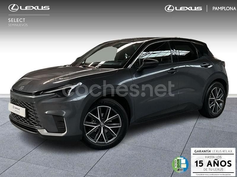 Usado Lexus LBX 136 CV (100 kW) 2024 Gris / plata SUV
