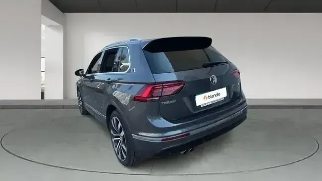 Usado VW Tiguan Sportline 190 CV (139 kW) 2019 Gris SUV