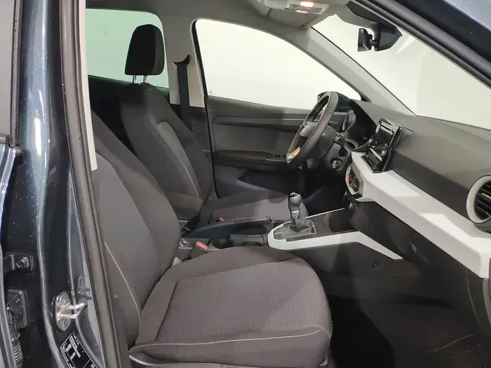Usado Seat Arona Style 115 CV (84 kW) 2025 Gris SUV