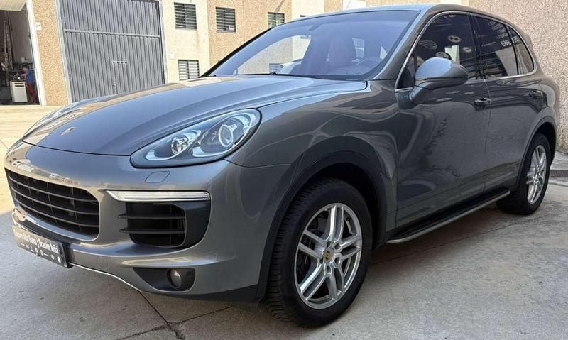 Usado Porsche Cayenne Diesel Platinum Edition 262 CV (192 kW) 2017 Gris / plata SUV