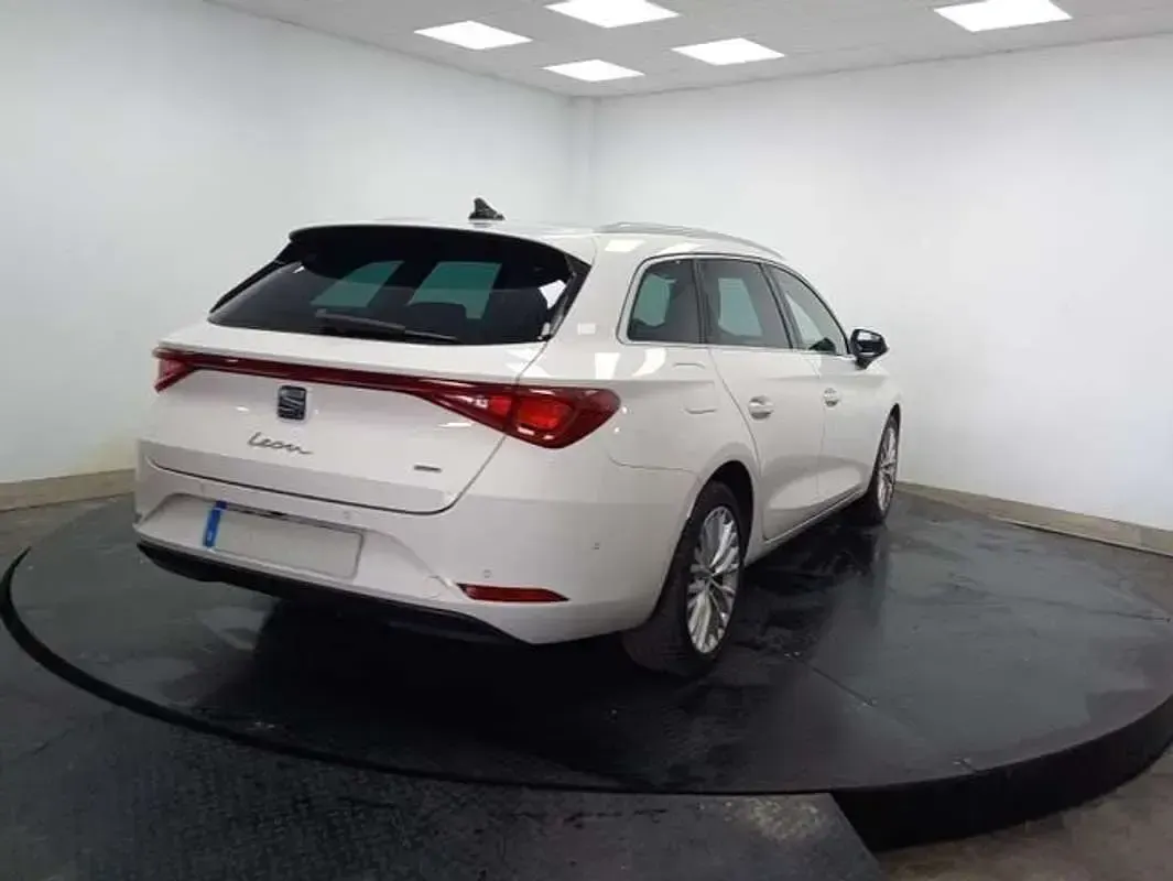 Usado Seat Leon XCELLENCE 205 CV (150 kW) 2021 Blanco Utilitario