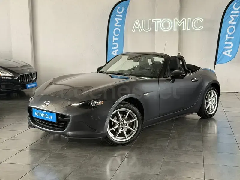 Usado Mazda MX5 Luxury 131 CV (96 kW) 2017 Gris / plata Descapotable