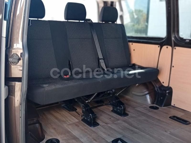 Usado VW Caravelle Trendline 114 CV (83 kW) 2017 Negro Monovolumen