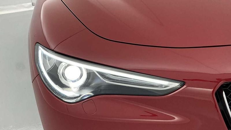 Usado Alfa Romeo Stelvio 209 CV (153 kW) 2022 Rojo SUV