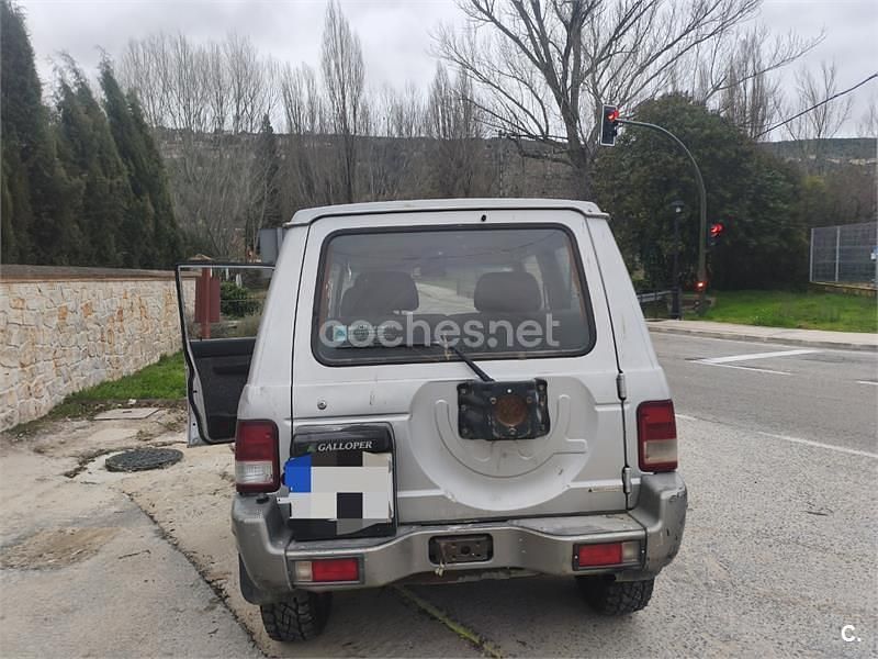 Usado Galloper Exceed 105 CV (77 kW) 1998 Gris / plata SUV
