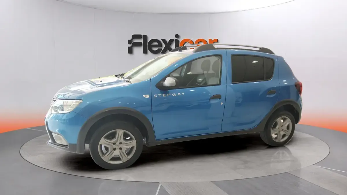 Usado Dacia Sandero Comfort 90 CV (66 kW) 2018 Azul Berlina