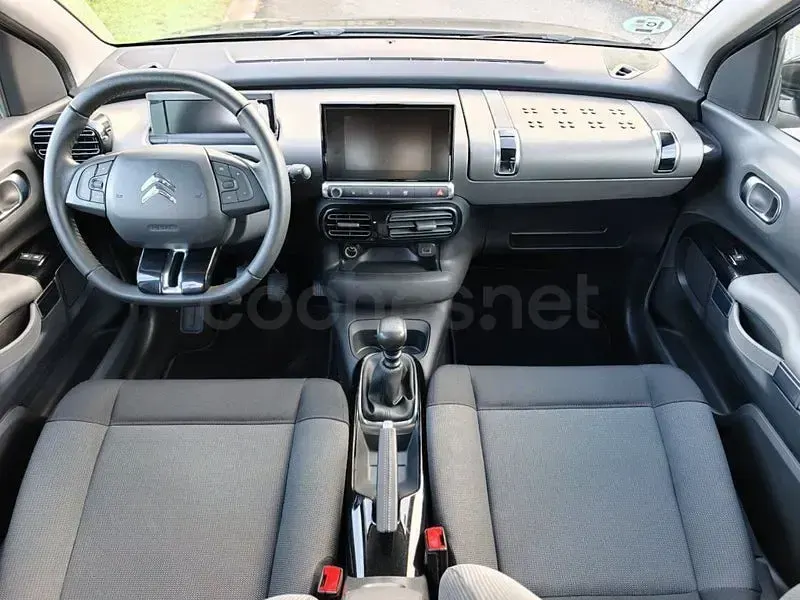 Usado Citroën C4 Shine 99 CV (72 kW) 2018 Gris / plata Berlina