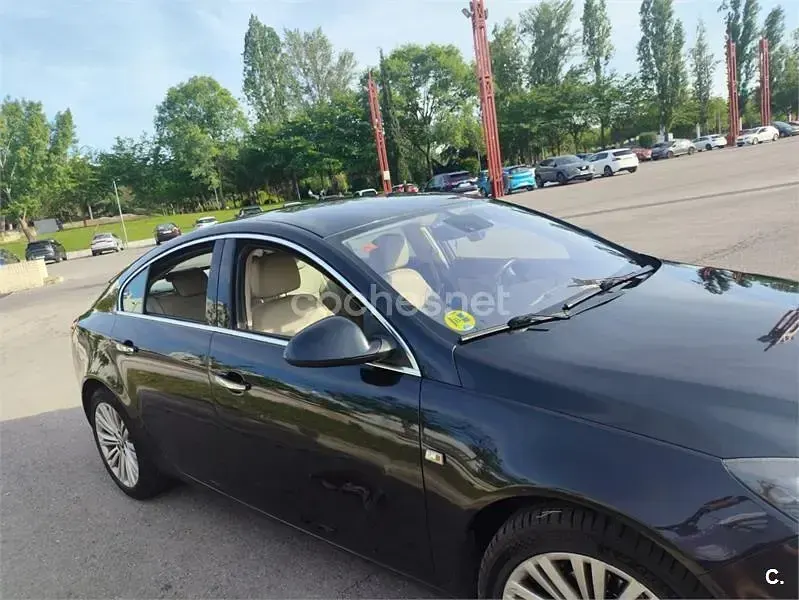 Usado Opel Insignia Sportive 160 CV (117 kW) 2013 Negro Berlina