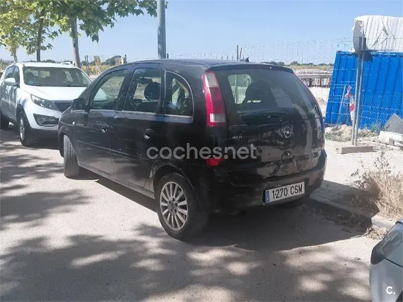 Usado Opel Meriva Cosmo 100 CV (73 kW) 2004 Negro Monovolumen