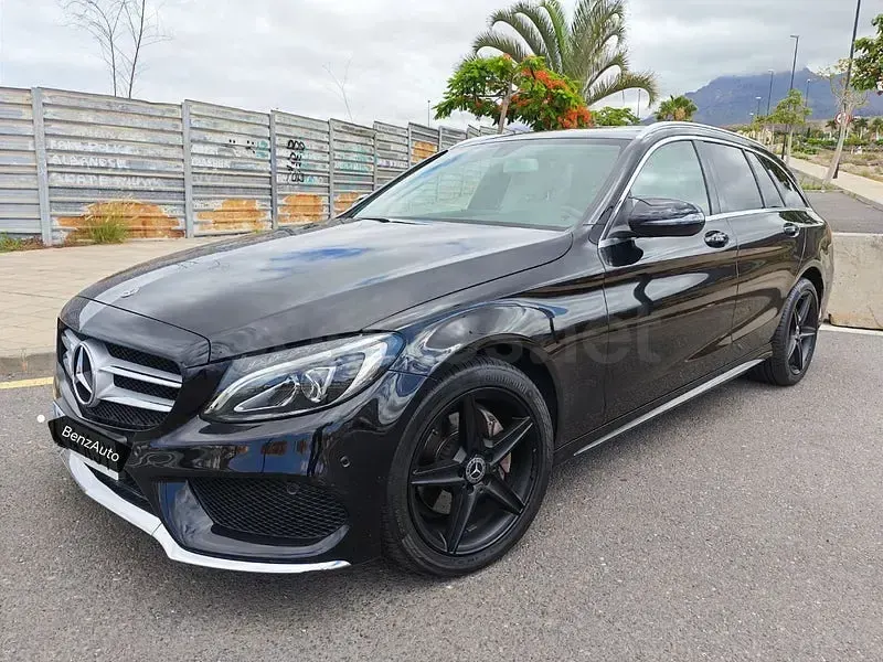 Usado Mercedes C220 194 CV (142 kW) 2018 Negro Familiar