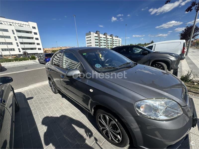 Gris / plata Usado 2007 Chevrolet Aveo LT Berlina | 3000 € (Precio justo) - Imagen 1/4