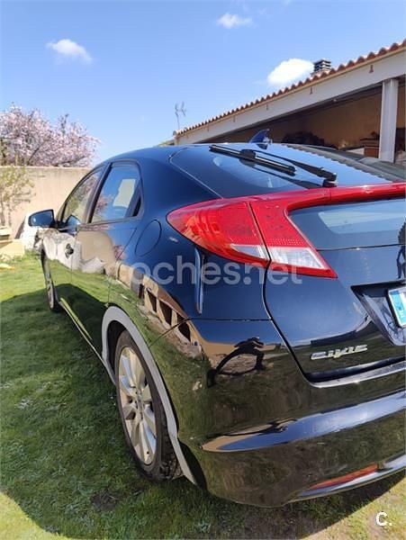 Usado Honda Civic Lifestyle 120 CV (88 kW) 2013 Negro Berlina