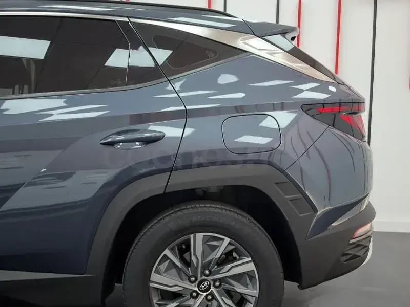 Usado Hyundai Tucson 136 CV (100 kW) 2022 Gris / plata SUV