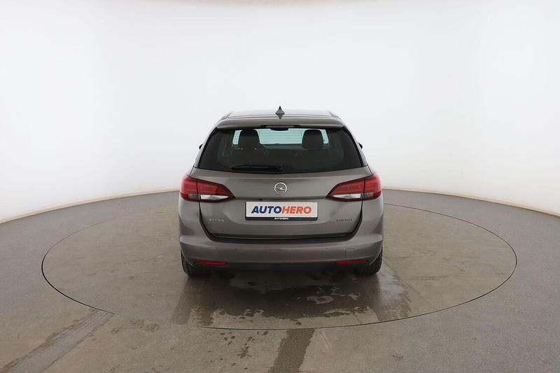 Usado Opel Astra Excellence 150 CV (110 kW) 2017 Marrón Familiar