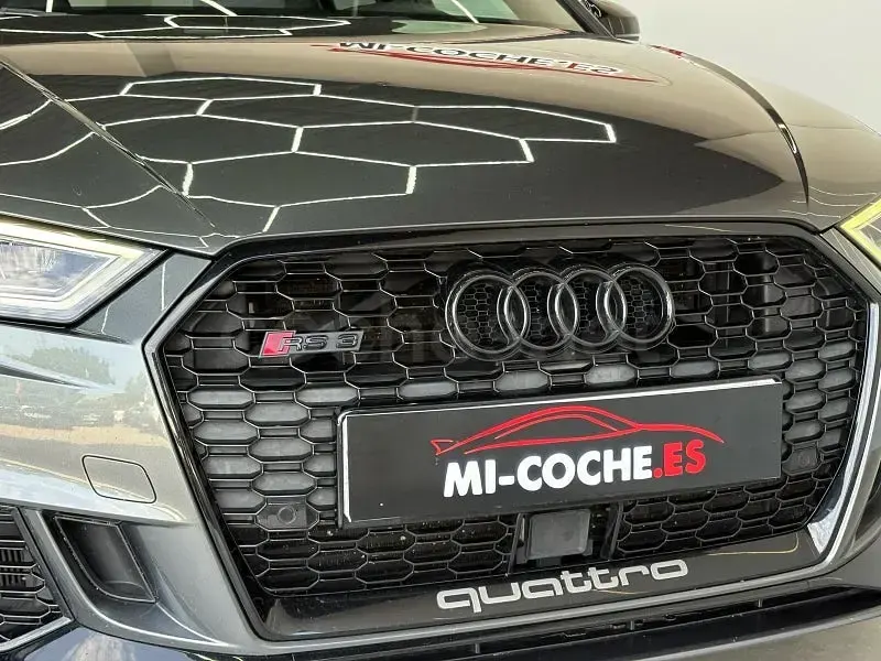 Usado Audi RS3 Sport 400 CV (294 kW) 2017 Gris / plata Berlina