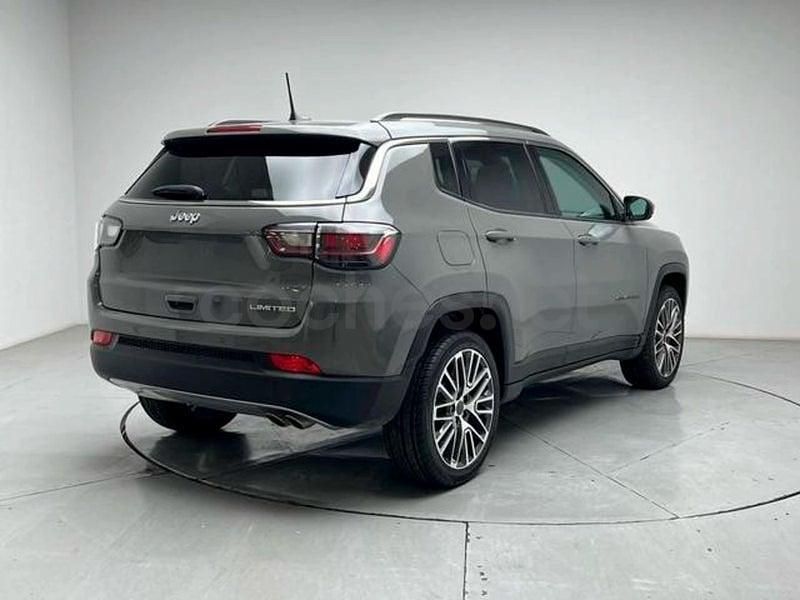Usado Jeep Compass Limited 190 CV (139 kW) 2021 Gris / plata SUV