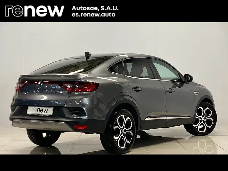 Usado Renault Arkana Techno 140 CV (102 kW) 2023 Gris SUV