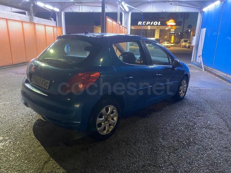 Usado Peugeot 207 90 CV (66 kW) 2007 Azul Berlina