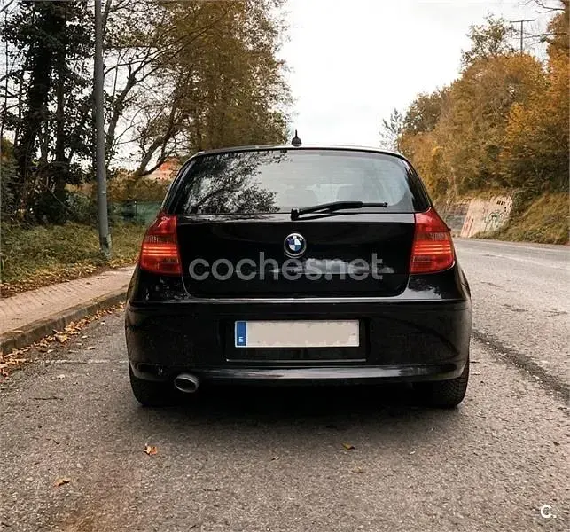 Usado BMW 120 177 CV (130 kW) 2009 Negro Utilitario