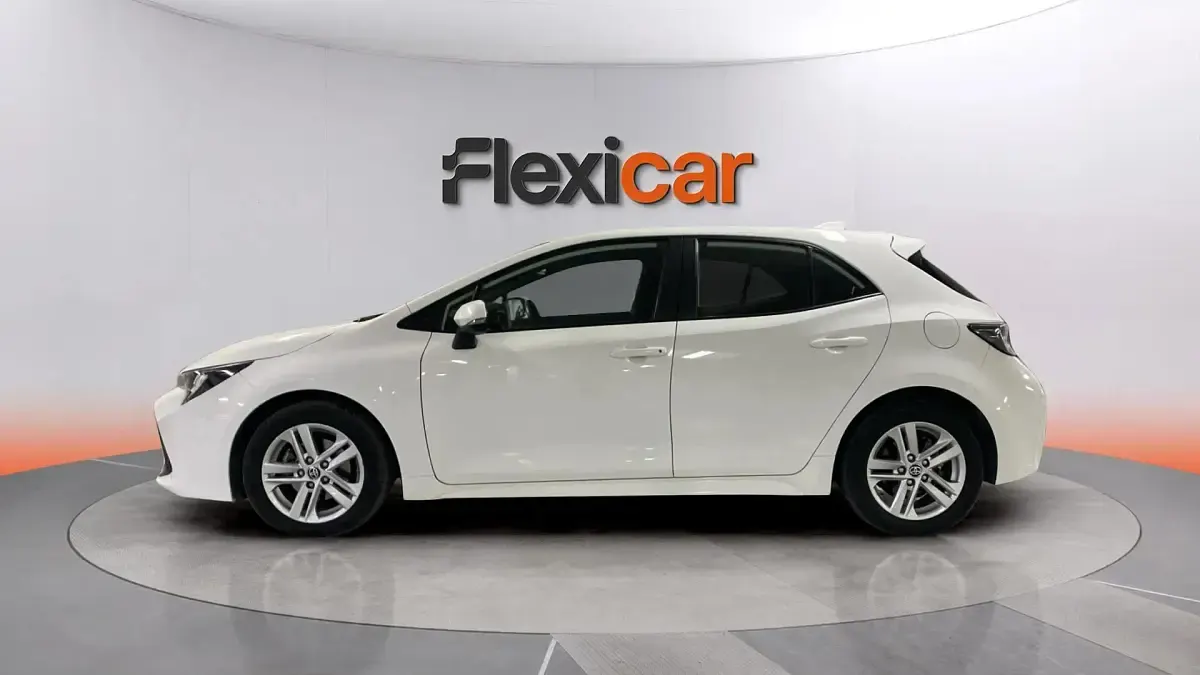 Usado Toyota Corolla Active 122 CV (89 kW) 2022 Blanco Berlina