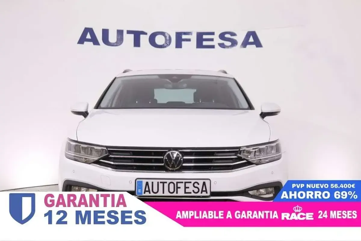 Usado VW Passat Executive 122 CV (89 kW) 2023 Blanco Familiar
