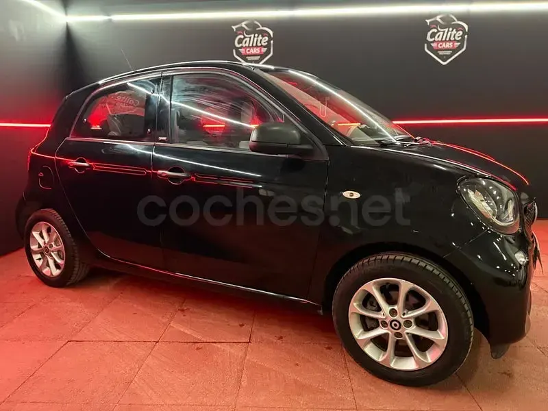 Usado Smart ForFour 90 CV (66 kW) 2019 Negro Utilitario