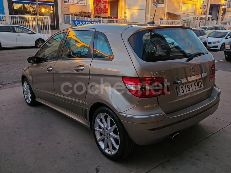 Usado Mercedes B200 136 CV (100 kW) 2008 Beige Monovolumen