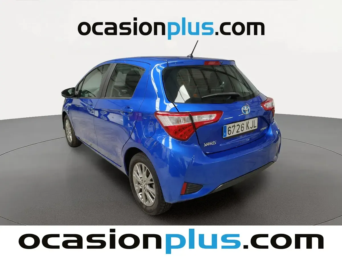Usado Toyota Yaris Active 100 CV (73 kW) 2018 Azul Utilitario