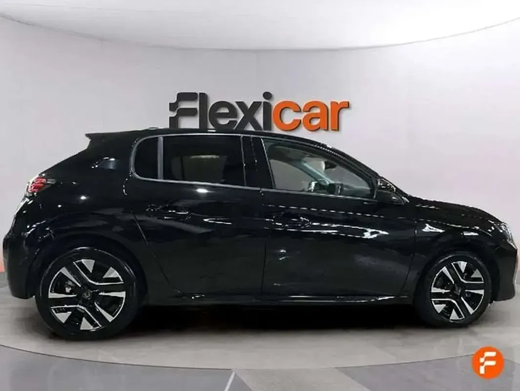 Usado Peugeot 208 Allure 101 CV (74 kW) 2025 Negro Utilitario