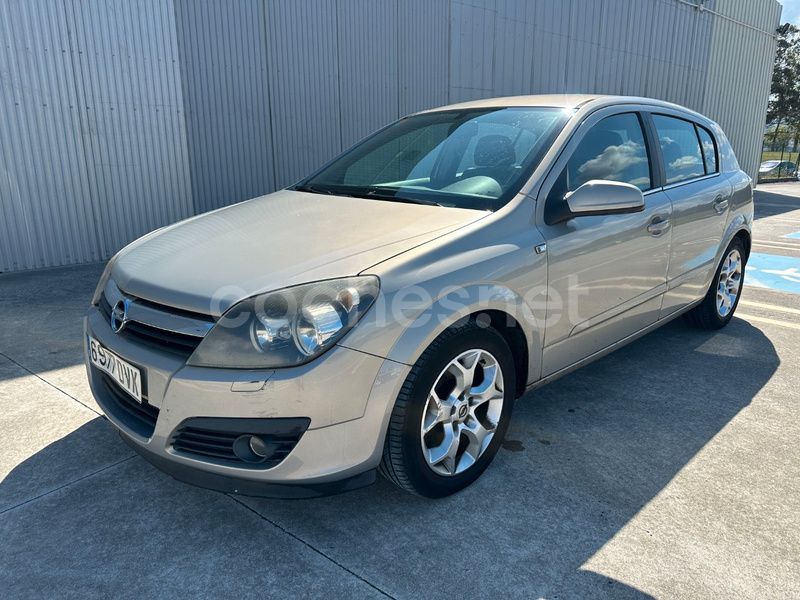 Gris / plata Usado 2006 Opel Astra Enjoy Berlina | 3500 € (Precio justo) - Imagen 1/4