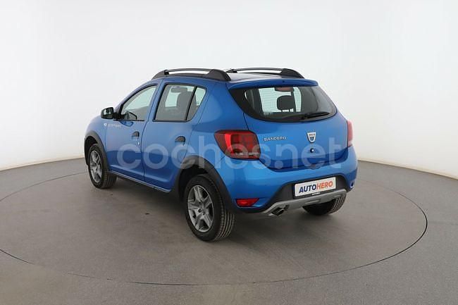 Usado Dacia Sandero Essentiel 90 CV (66 kW) 2019 Azul Utilitario
