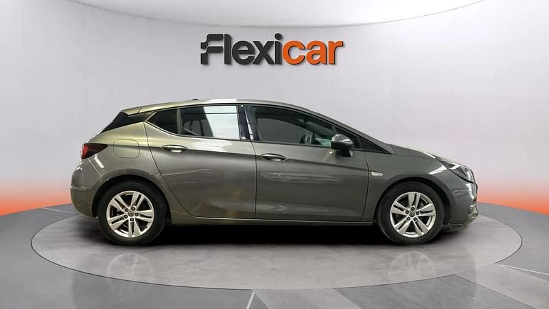 Usado Opel Astra Business Elegance 131 CV (96 kW) 2020 Gris Familiar