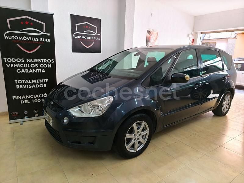 Usado Ford S-MAX Trend 125 CV (91 kW) 2007 Gris / plata Monovolumen