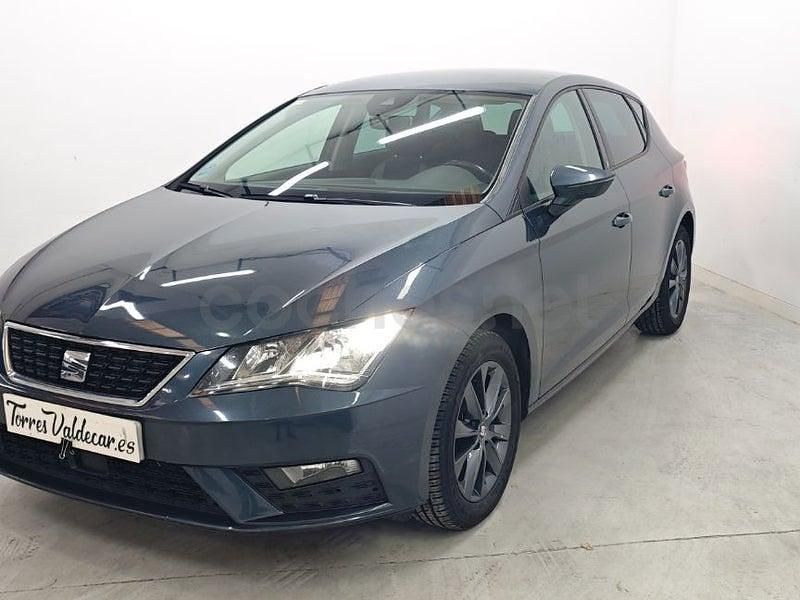 Usado Seat Leon Style 115 CV (84 kW) 2019 Gris / plata Berlina