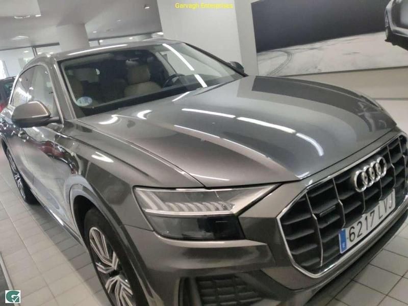 Usado Audi Q8 Sport 286 CV (210 kW) 2022 Gris SUV