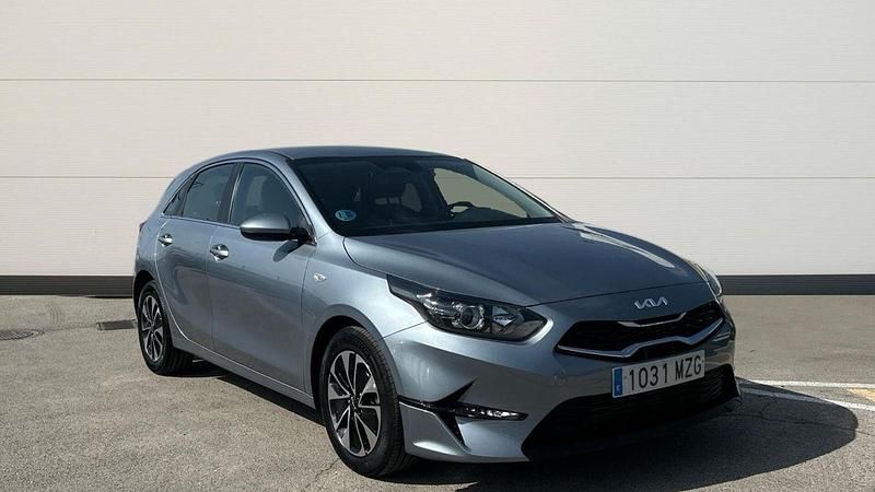 Usado Kia Ceed 100 CV (73 kW) 2025 Gris Utilitario