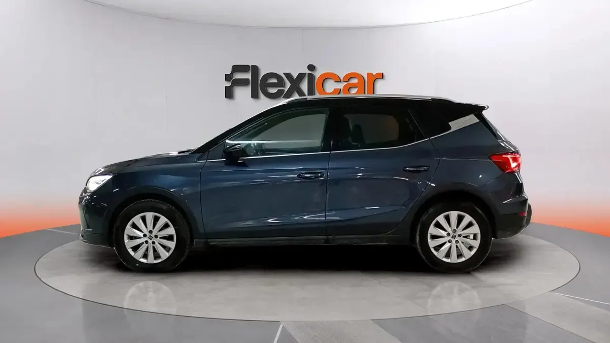 Usado Seat Arona FR 110 CV (80 kW) 2022 Azul SUV