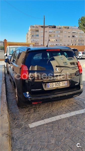Usado Peugeot 5008 Allure 112 CV (82 kW) 2011 Negro Monovolumen