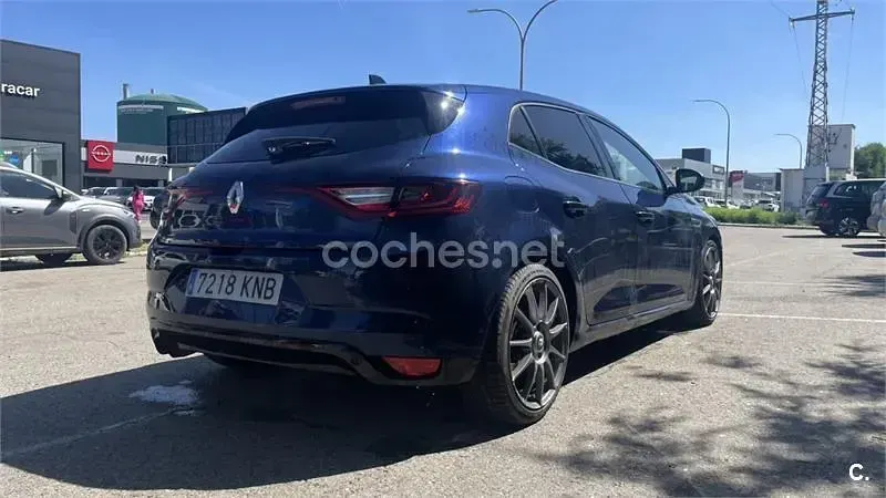 Usado Renault Mégane Zen 130 CV (95 kW) 2018 Azul Berlina