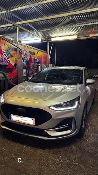 Usado Ford Focus ST-Line 125 CV (91 kW) 2024 Gris / plata Berlina