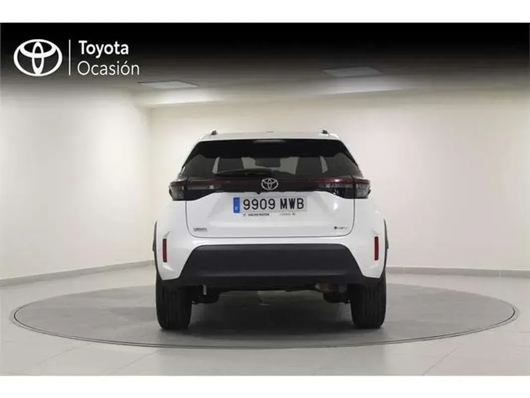 Usado Toyota Yaris Cross Active 116 CV (85 kW) 2024 Blanco SUV