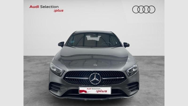 Usado Mercedes A180 136 CV (100 kW) 2021 Gris montaña magno Berlina