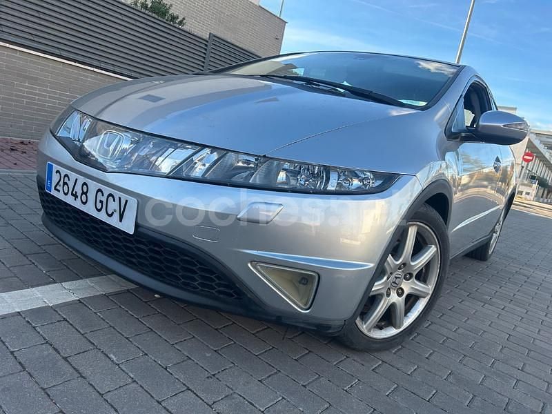 Gris / plata Usado 2008 Honda Civic Executive Berlina | 6999 € (Buen precio) - Imagen 1/4