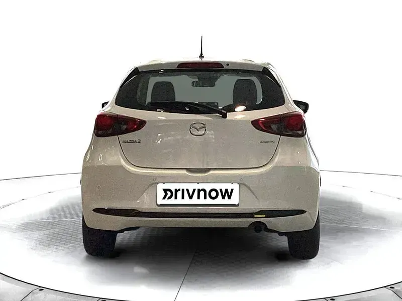 Usado Mazda 2 Center-Line 90 CV (66 kW) 2023 Blanco Utilitario